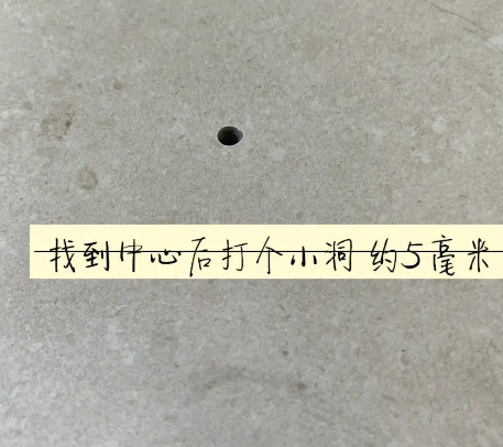 洛川瓷砖空鼓维修公司专业解答在瓷砖铺贴过程中，如果砂料搅拌不均匀，将会带来以下问题